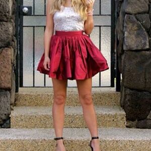 Silk Party Skirt - Crimson Red - size L - cute and timeless 🎈